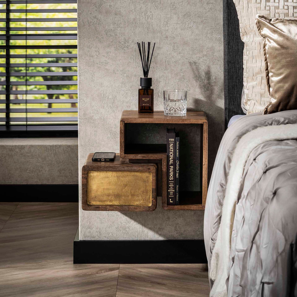 Solano set di 2 comodini in ottone massiccio color sabbia mango