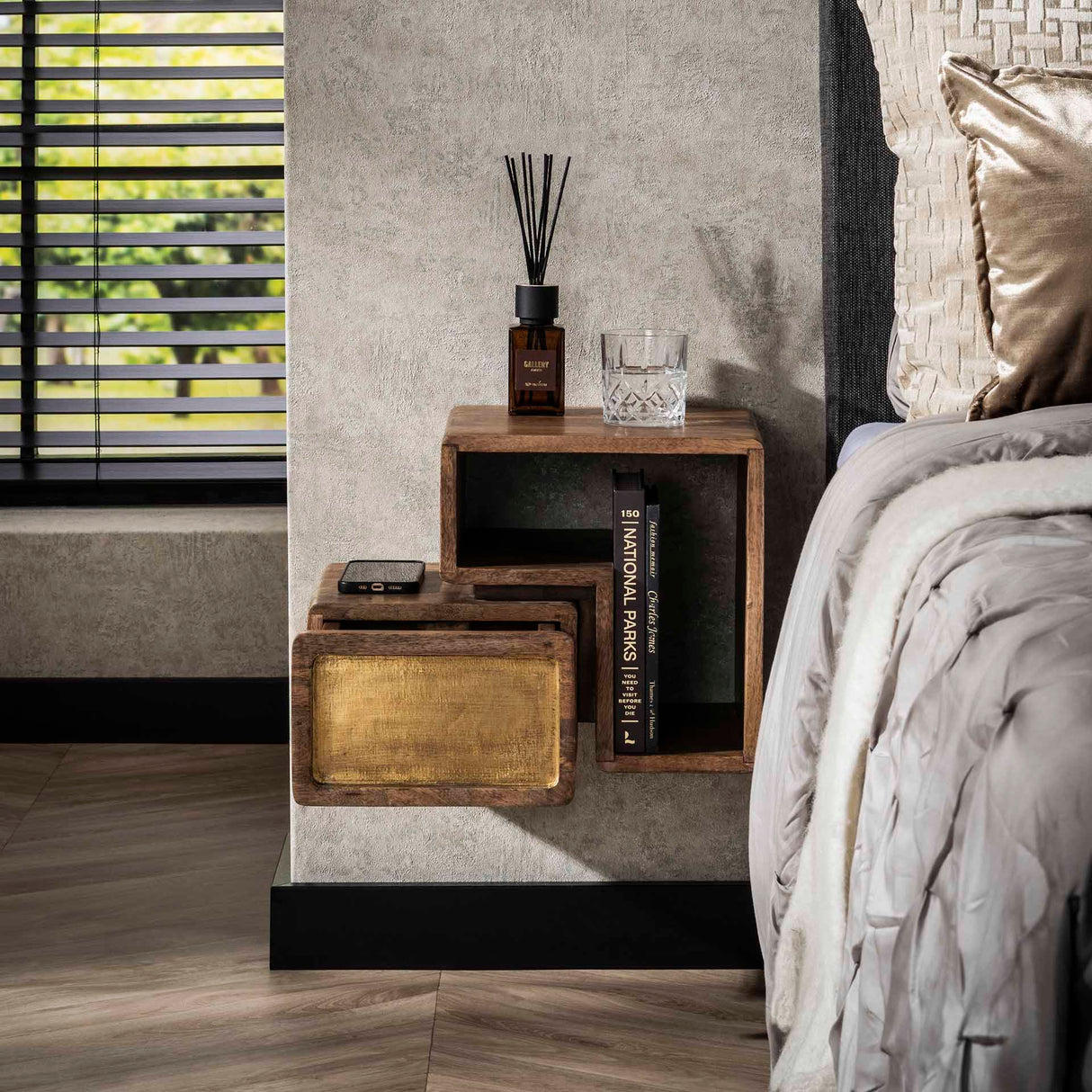 Solano set di 2 comodini in ottone massiccio color sabbia mango