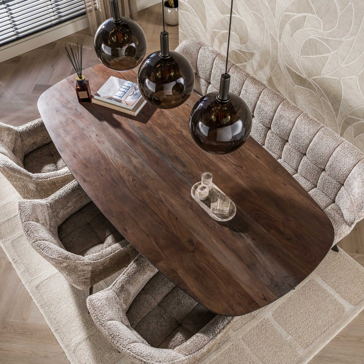 Eettafels - Deens ovale eettafel walnoot bruin massief acaciahout Tavon 215x105 cm - Dimehouse