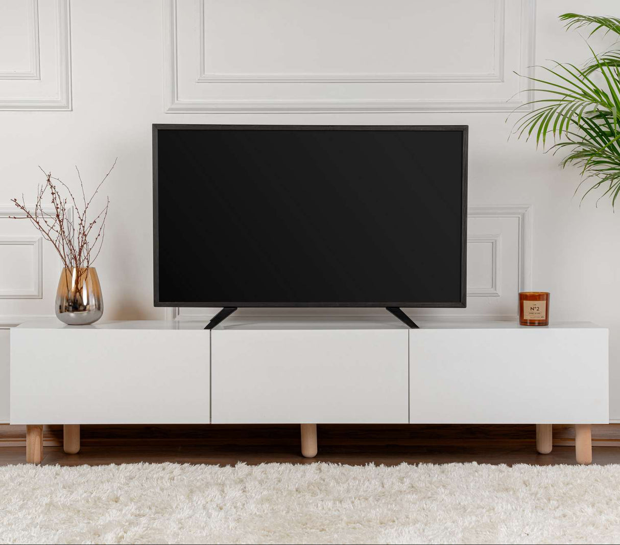 Credenza Alvin bianca con gambe in legno 180 cm Legno composito rivestito melaminico