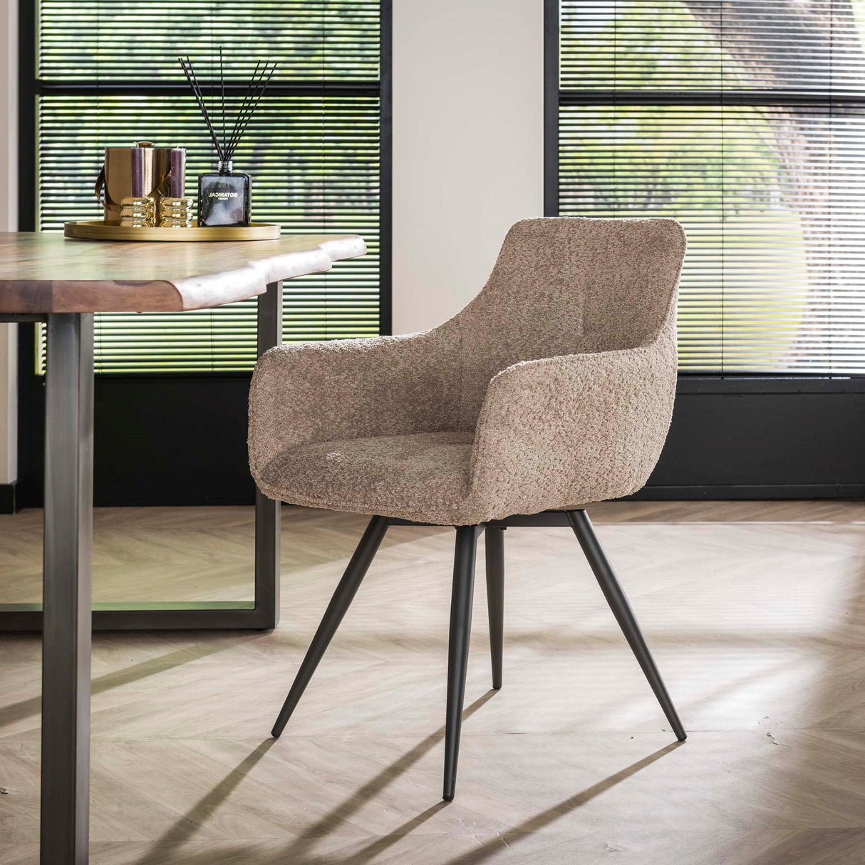 Eetkamerstoelen - Set van 2 eetkamerstoelen Bouclé zand draaibaar Syro - Dimehouse