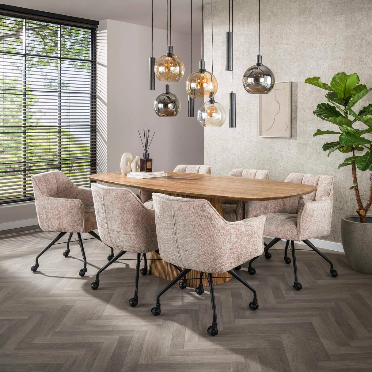 Set di 2 sedie da pranzo in tessuto Tova Hoven Rich Sand con ruote