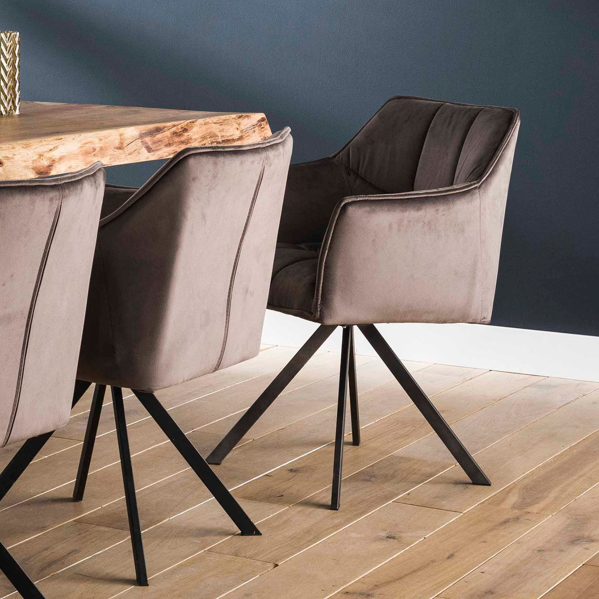Eetkamerstoelen - Set van 2 Eetkamerstoelen Lino Velvet Antraciet Draaibaar - Dimehouse