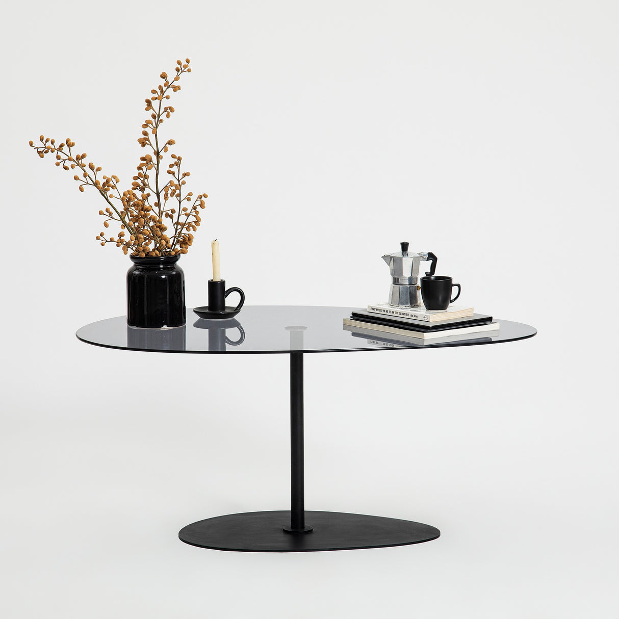 Tavolino da caffè dal design organico in vetro colorato Torpo - Struttura in metallo nero
