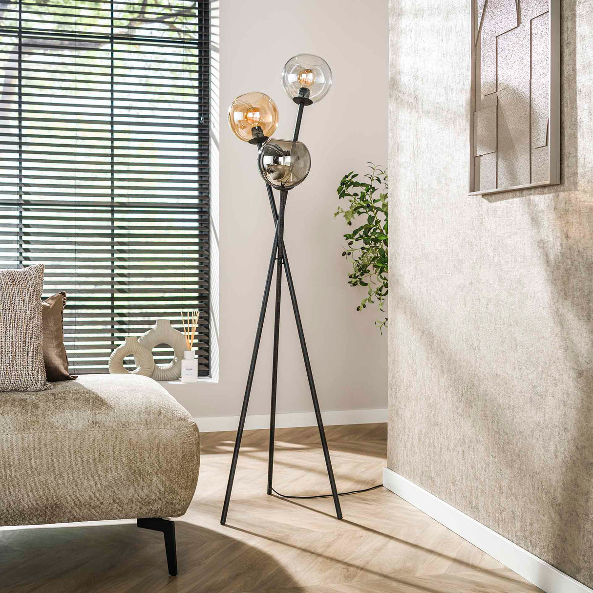 Vloerlampen - Vloerlamp Nova 3 - lichts Zwart met Globes - Dimehouse