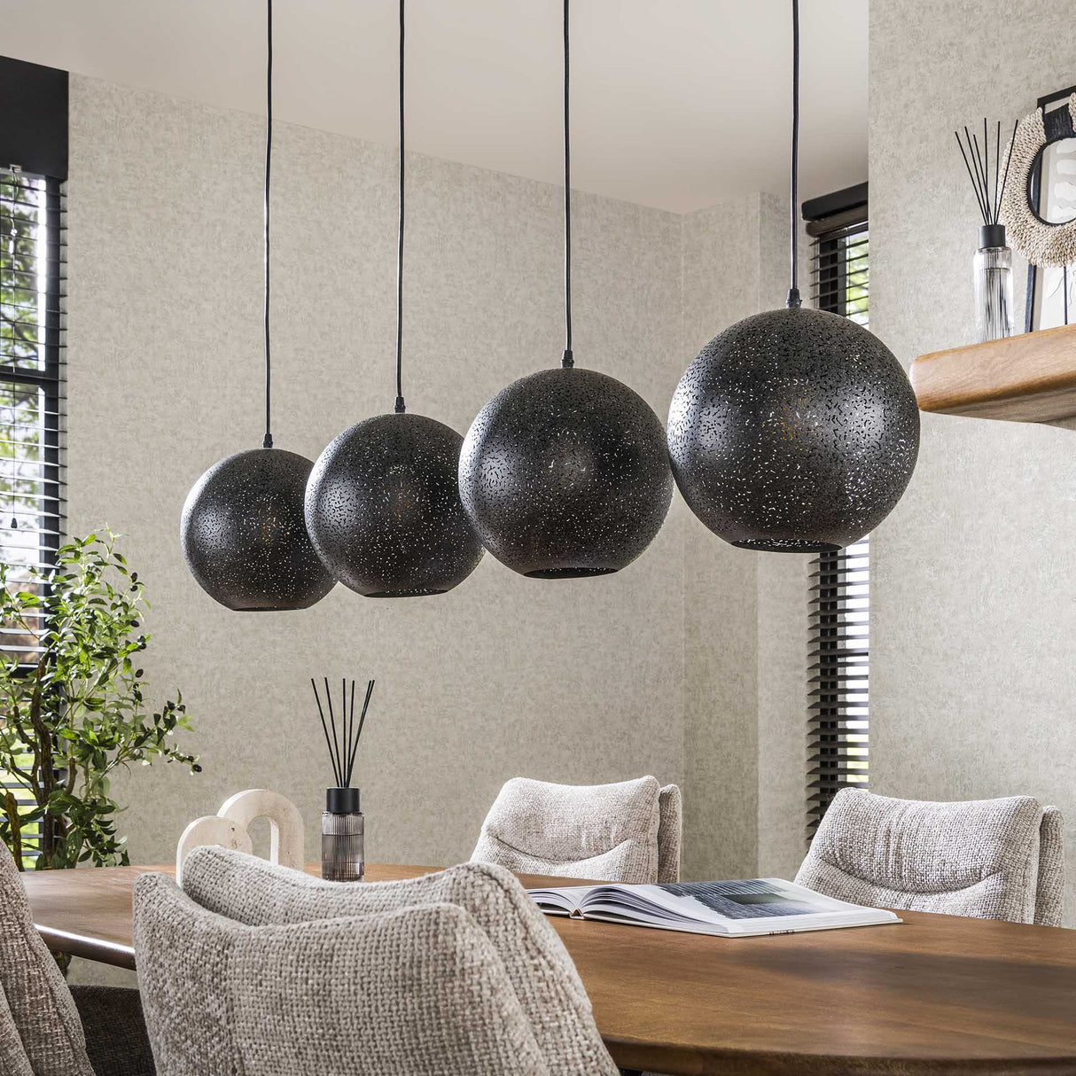 Hanglampen - Hanglamp Zeno 4 - lichts Ø25 metaal zwart - Dimehouse