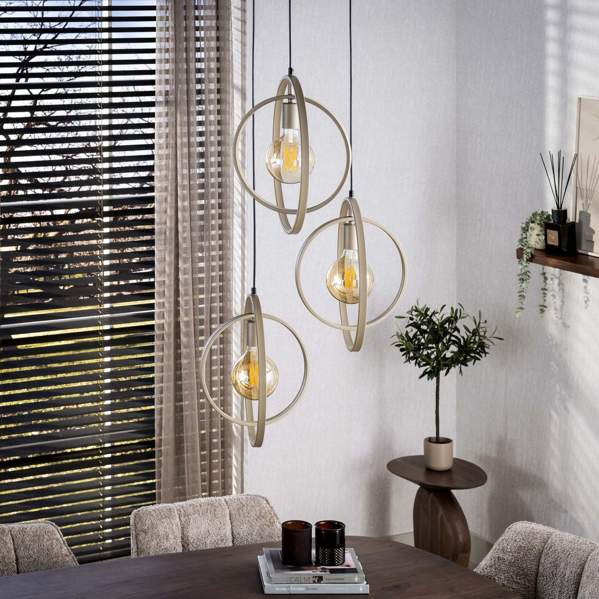 Lampadario Moderno Beige Otan a Sospensione a 3 Luci