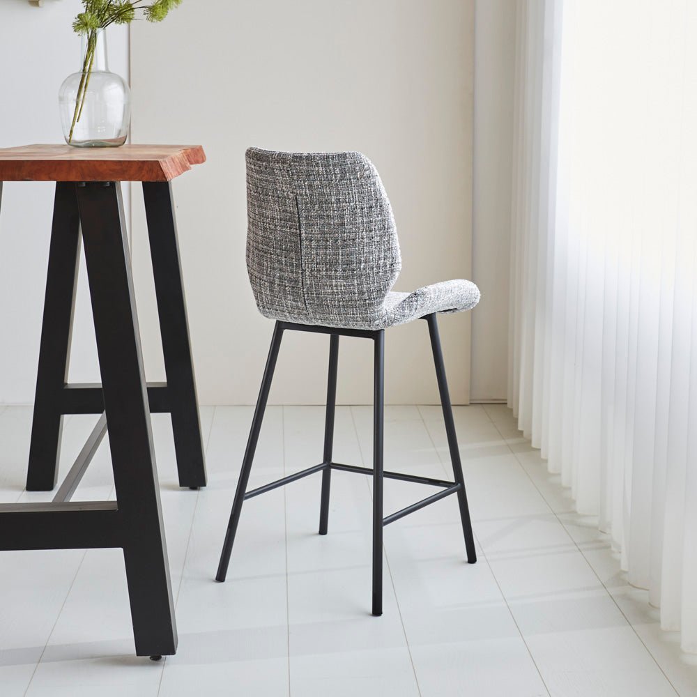 Barkrukken - Beau Barkruk Lichtgrijs Chenille Stof - 67 cm Zithoogte - Zonder Armleuningen - Dimehouse