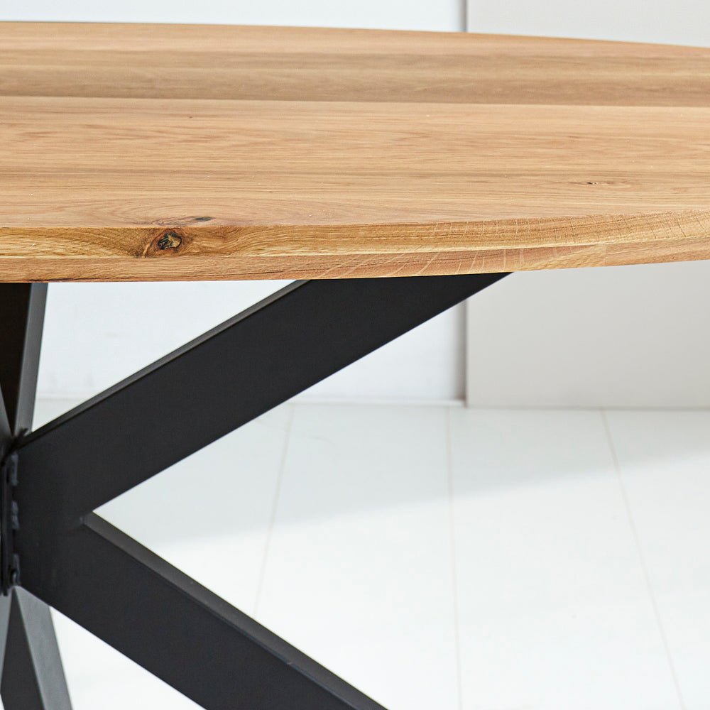 Eettafels - Eettafel Odin eikenhout ovaal matrix frame klein - Dimehouse