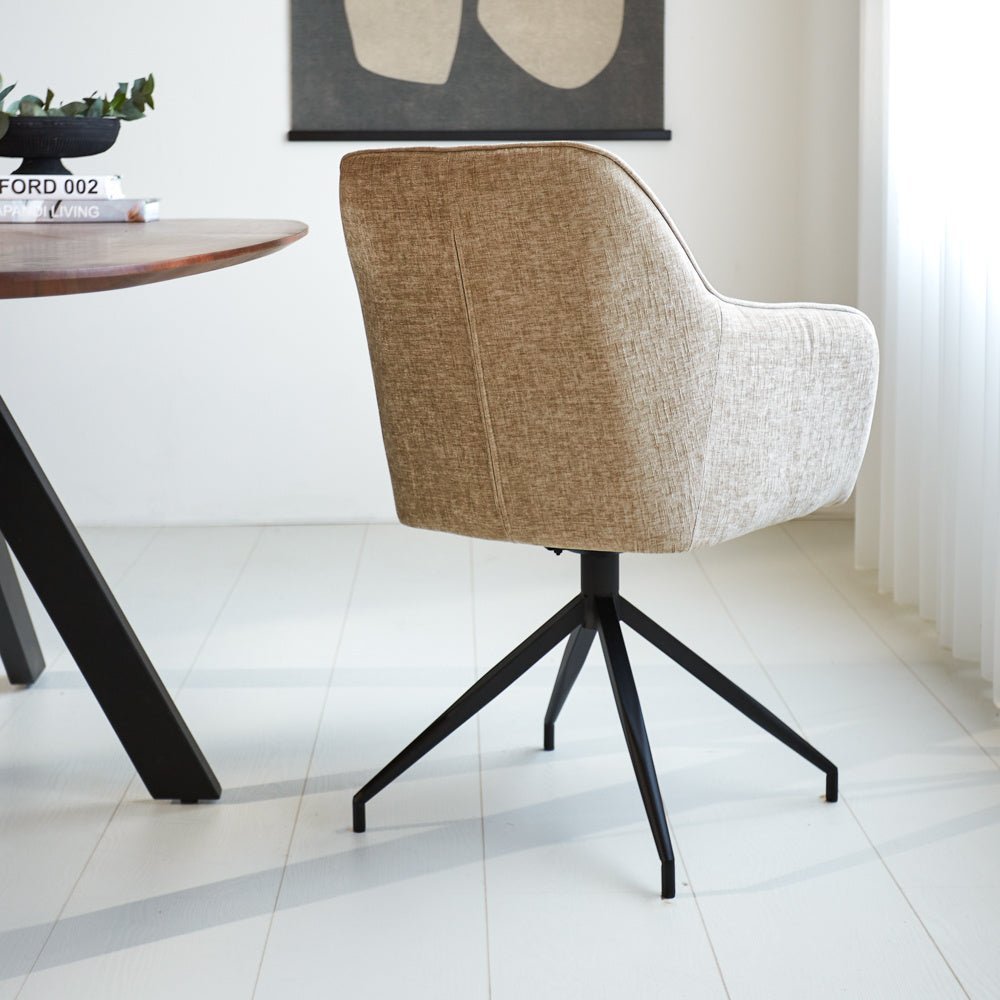 Sedia per sala da pranzo Camiel Dimehouse Beige LxPxH 62x61x54 Tessuto Foto suggestiva vista diagonale dal retro