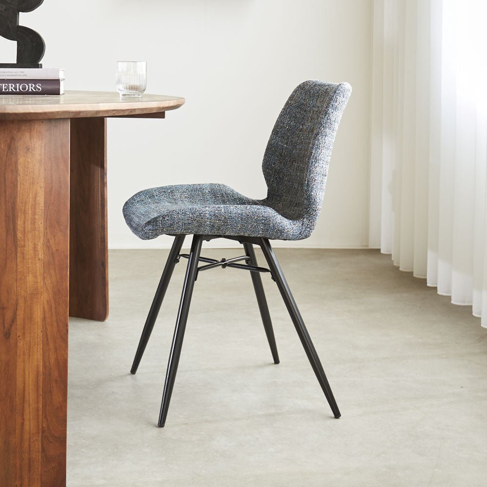 Sedia per sala da pranzo Beau ciniglia Dimehouse Blu LxPxH 72x68x50 Tessuto Foto atmosferica vista laterale