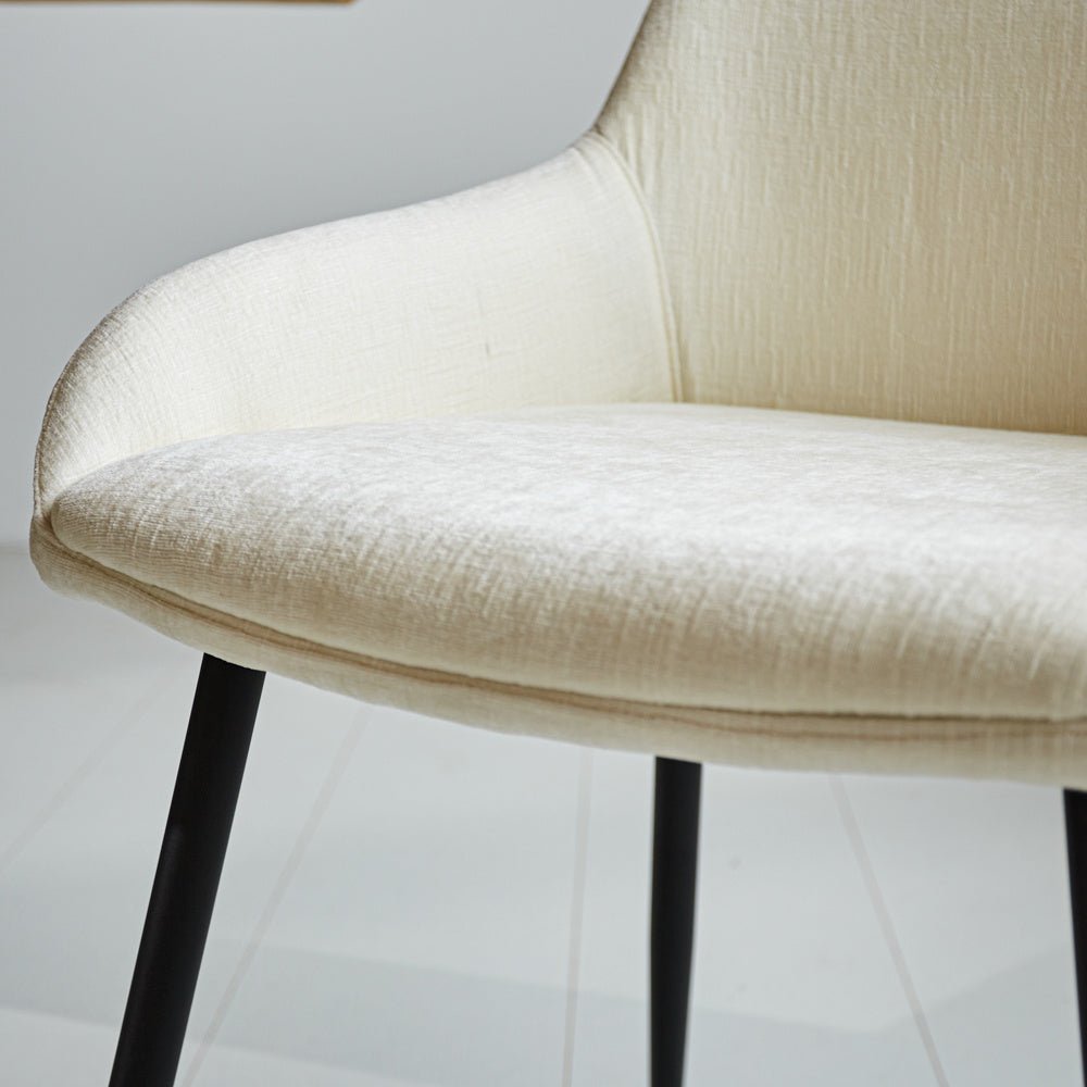 Sedia per sala da pranzo Elle Dimehouse Tessuto bianco LxPxH 64x61x56 Dettaglio fotografico atmosferico