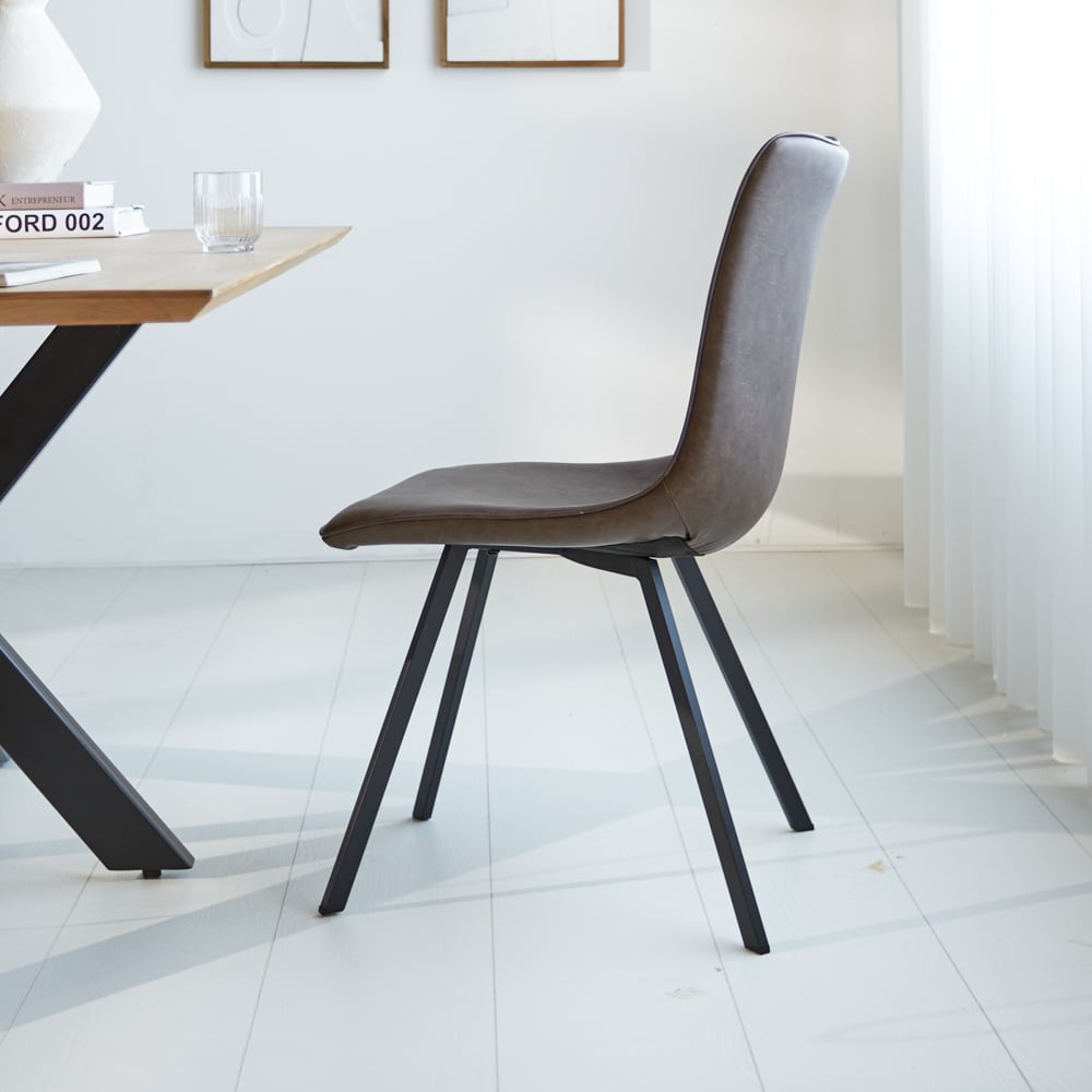 Sedia per sala da pranzo Jimmy Ecopelle Dimehouse Tortora LxPxH 75x57x51 Ecopelle Foto atmosferica vista laterale