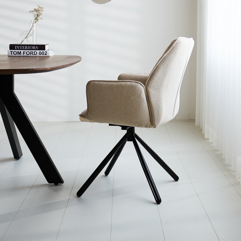 Sedia per sala da pranzo Novan bouclé Dimehouse Beige LxWxH 67x59x57 Tessuto Foto atmosferica vista laterale