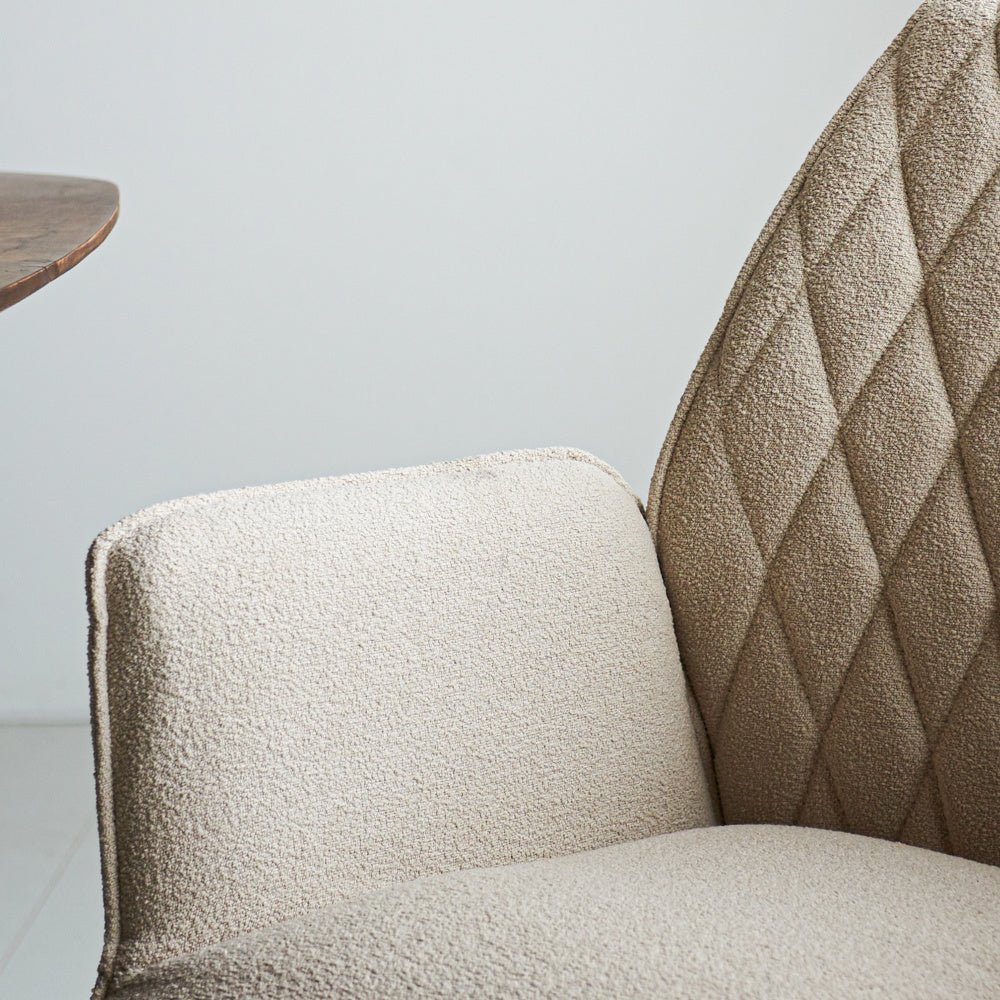 Sedia per sala da pranzo Novan bouclé Dimehouse Beige LxWxH 67x59x57 Tessuto Dettaglio fotografico atmosferico