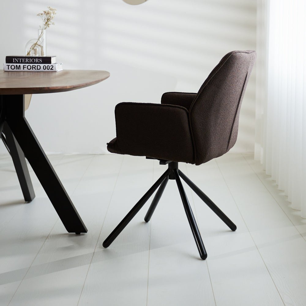 Sedia per sala da pranzo Novan bouclé Dimehouse Marrone LxPxH 67x59x57 Tessuto Foto atmosferica vista laterale