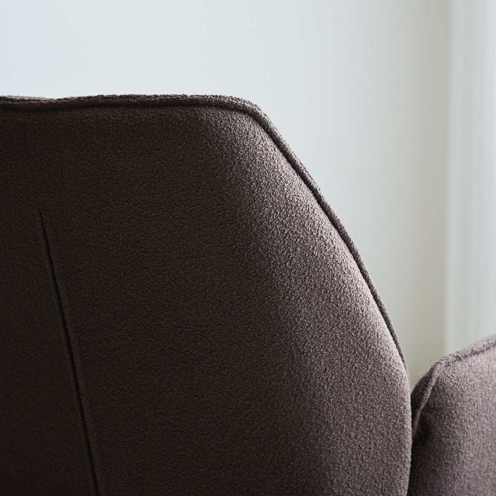 Sedia per sala da pranzo Novan bouclé Dimehouse Marrone LxPxH 67x59x57 Tessuto Foto di dettaglio atmosferico