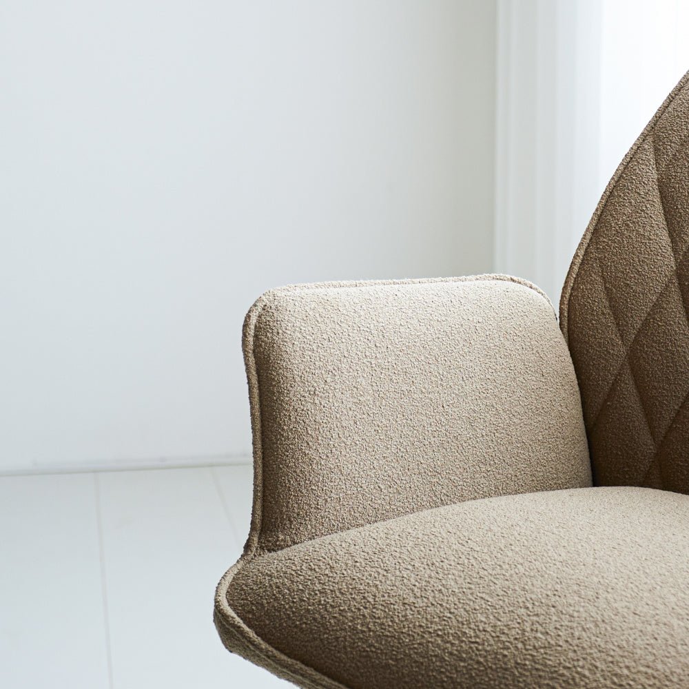 Sedia per sala da pranzo Novan bouclé Dimehouse Tortora LxPxH 67x59x57 Tessuto Foto di dettaglio atmosferico