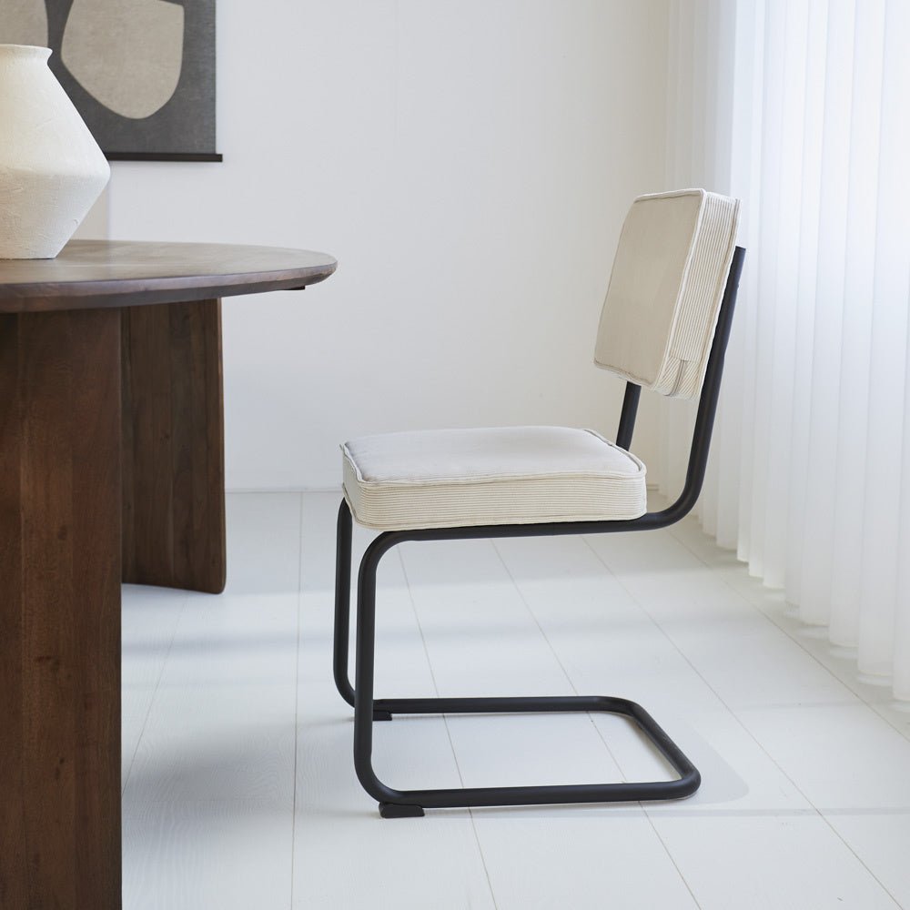 Sedia per sala da pranzo Remo in tessuto cannettato Dimehouse Beige LxWxH 56x55x52 Tessuto a coste Foto atmosferica vista laterale