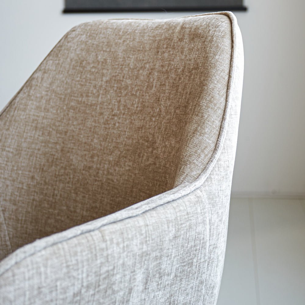 Sedia per sala da pranzo Sev Dimehouse Beige LxPxH 68x62x61 Tessuto Dettaglio fotografico atmosferico