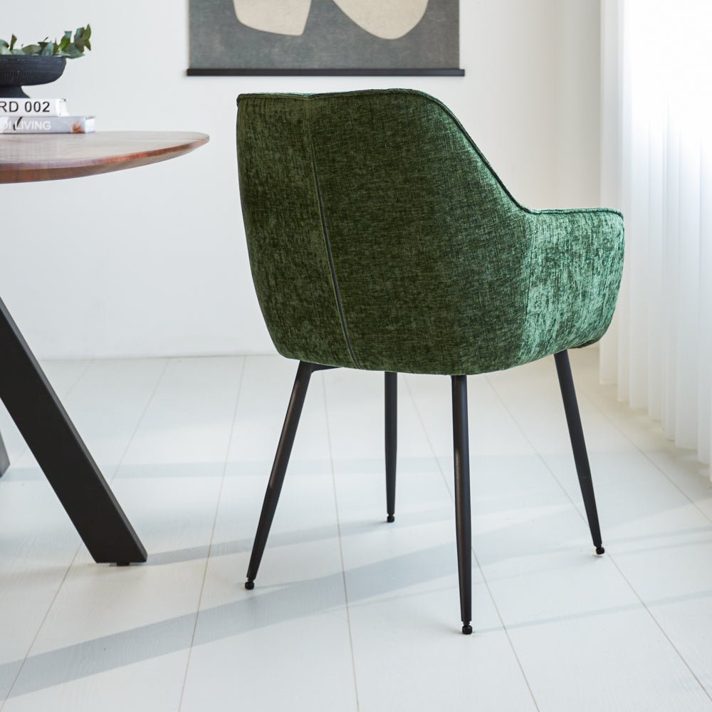 Sedia per sala da pranzo Sev Dimehouse Verde LxPxH 68x62x61 Tessuto Foto atmosferica diagonale vista posteriore