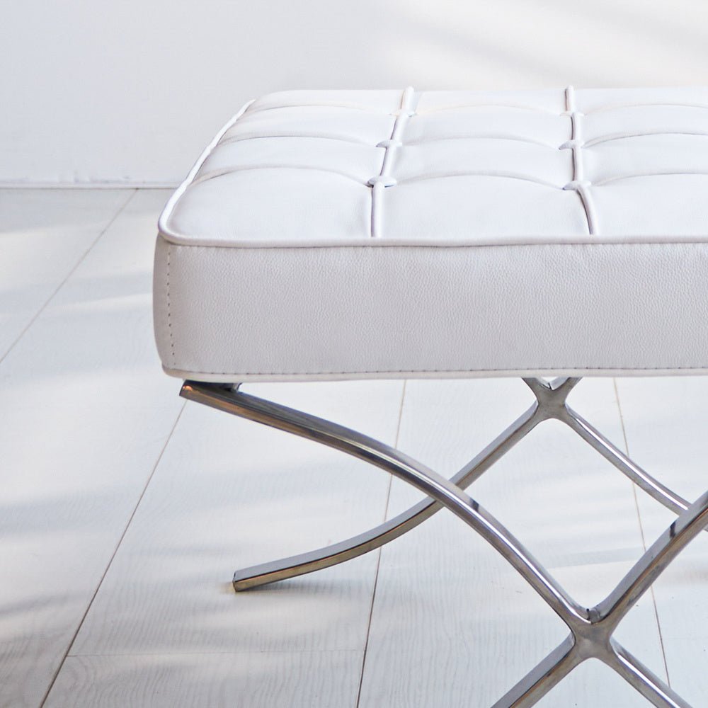 Poggiapiedi Expo Premium Dimehouse Bianco LxPxH 63x62x36 Pelle Dettaglio fotografico atmosferico