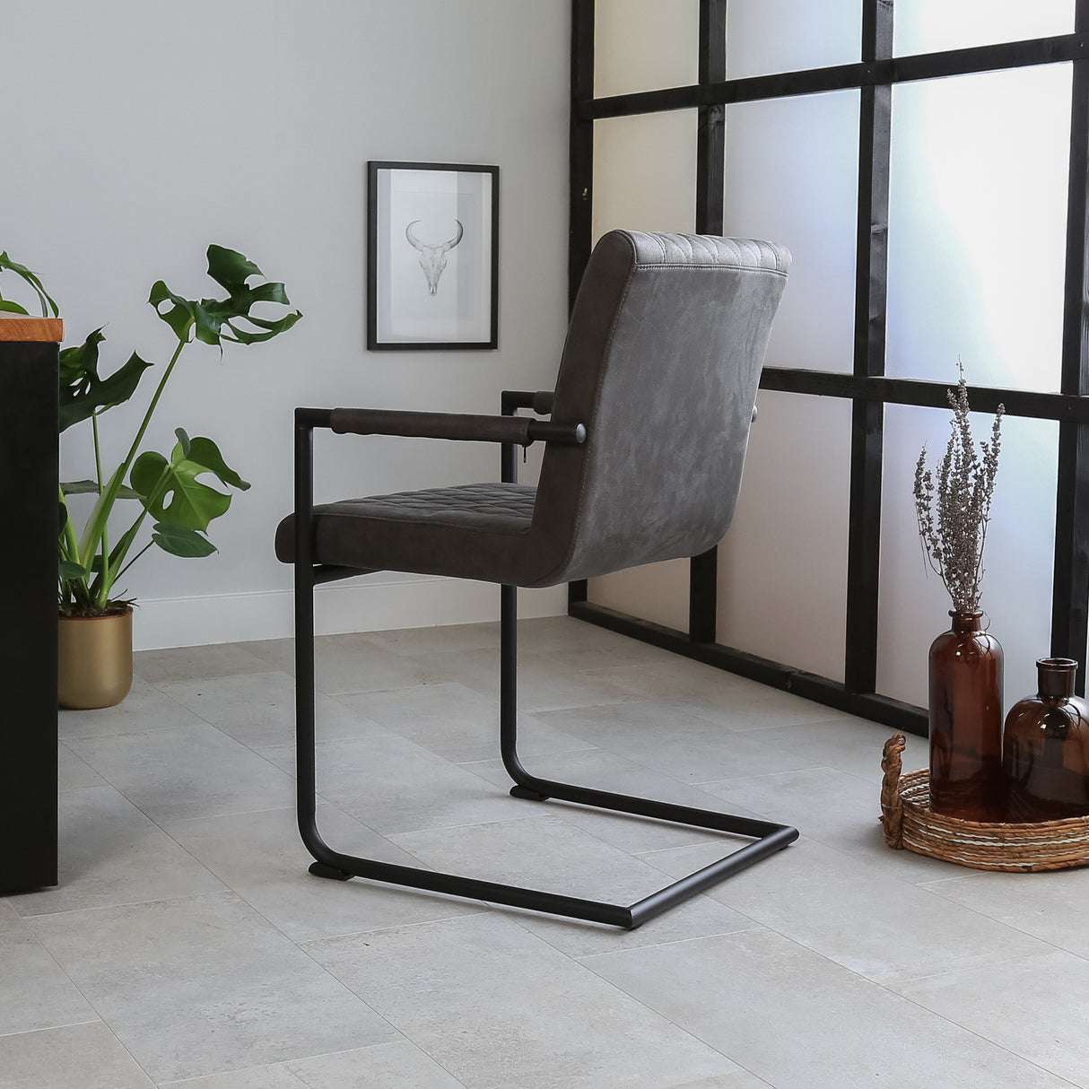 Sedia per sala da pranzo Dean Dimehouse Antracite LxPxH 70x58x57 Tessuto Foto atmosferica vista laterale