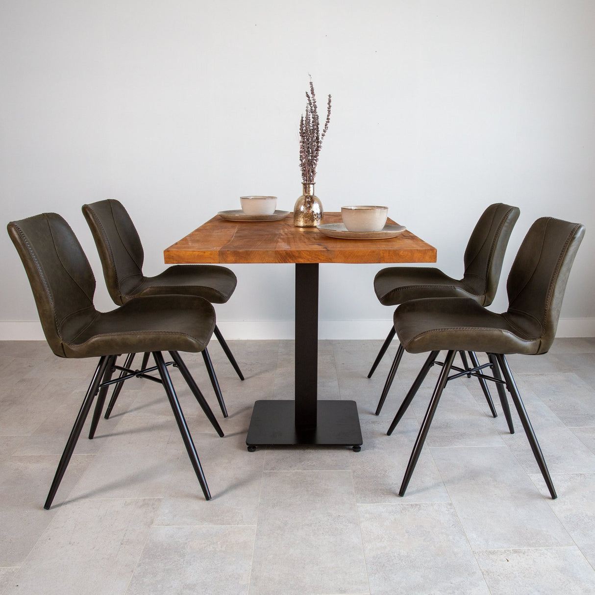Tavolo da pranzo Tavolo da bistrot Rettangolare Dimehouse Marrone LxPxH 126x76x7 Legno di mango Vista frontale della foto suggestiva