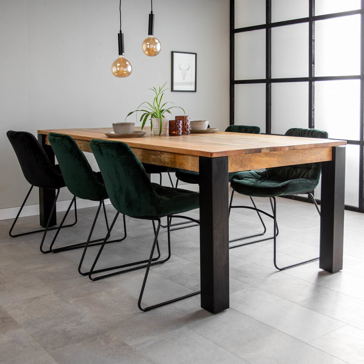 Tavolo da pranzo Kansas Dimehouse Marrone LxPxH 206x109x21 Legno di mango Foto atmosferica vista frontale diagonale