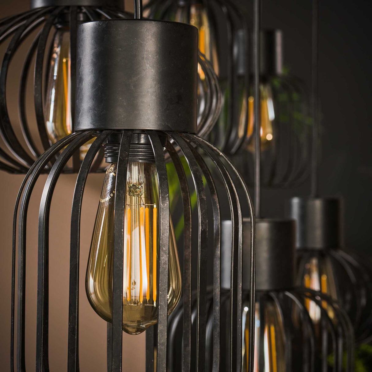Lampada a sospensione Luise DH Interior Carbone LxLxH 143x28x24 Metal Atmosphere foto dettaglio