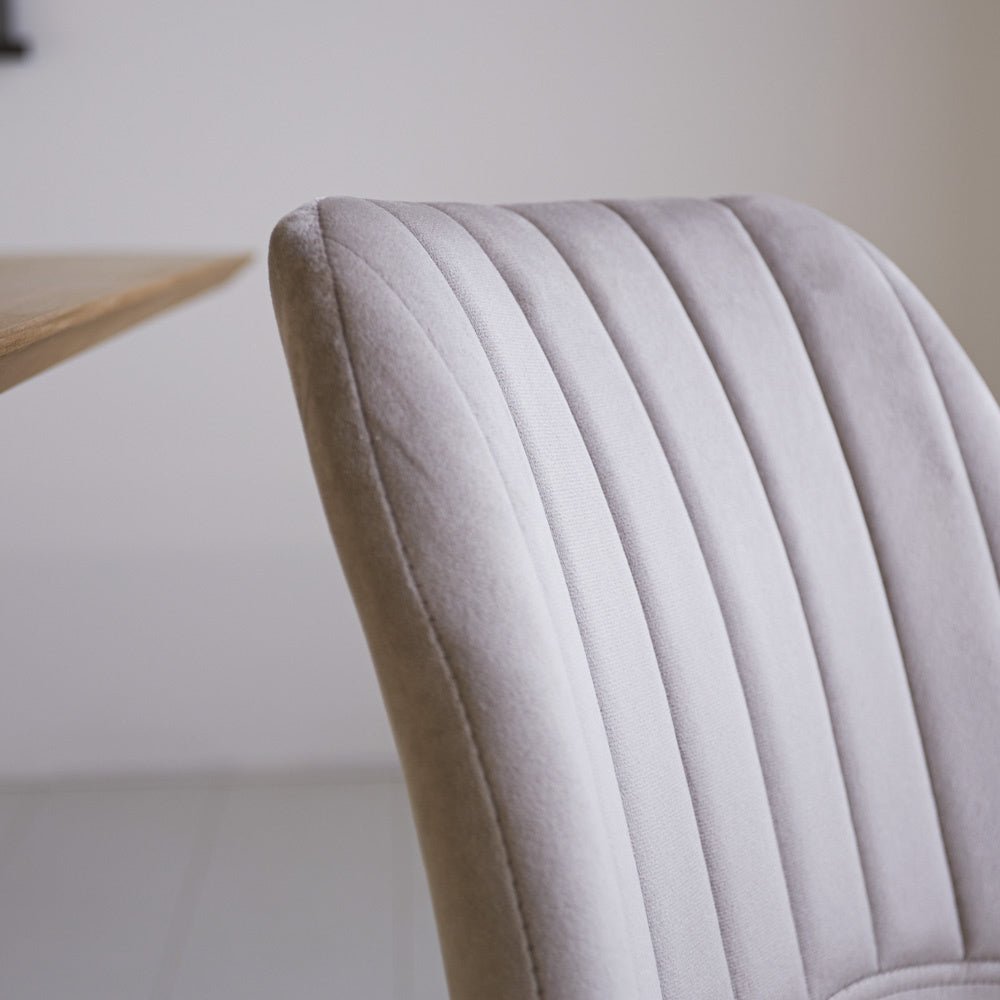 Sedia per sala da pranzo Beau velluto Dimehouse Beige LxPxH 71x67x49 Tessuto Dettaglio fotografico atmosferico