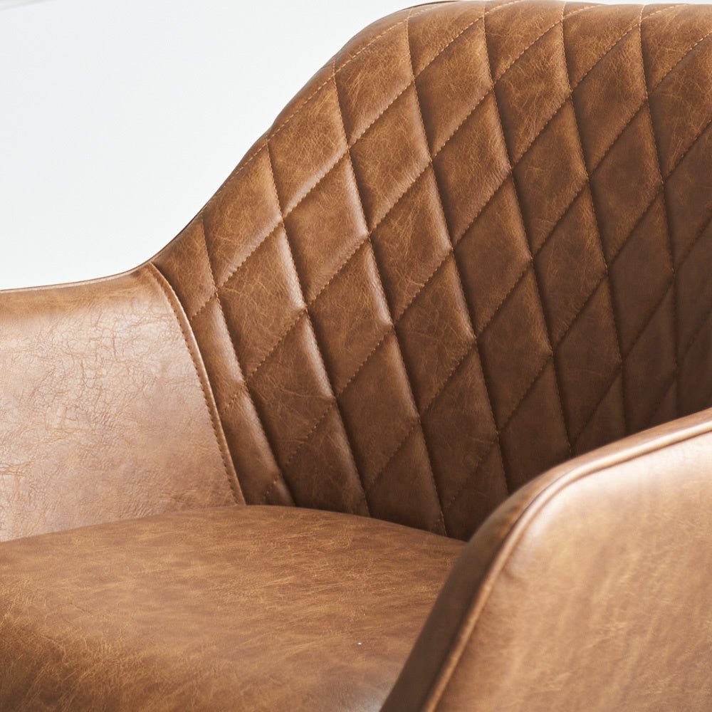 Sedia per sala da pranzo Cara Dimehouse Cognac LxLxH 78x65x57 Ecopelle Dettaglio fotografico atmosferico