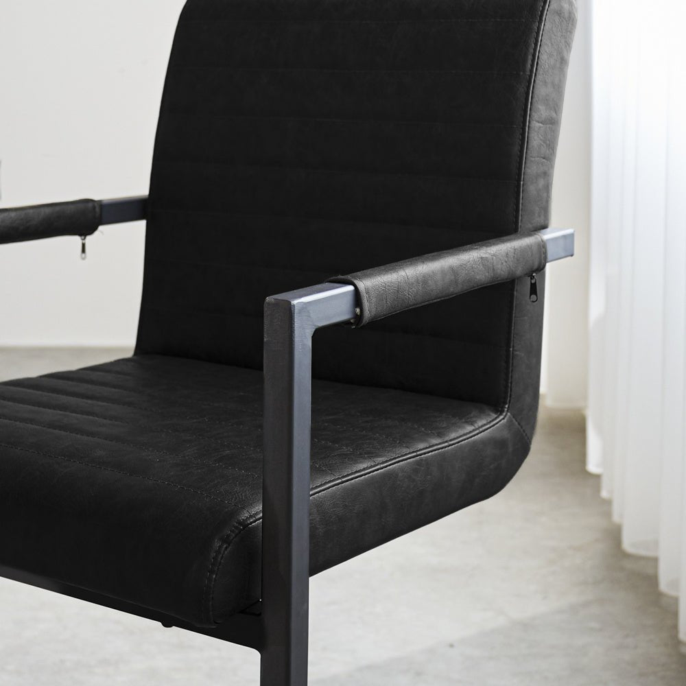 Sedia per sala da pranzo Kuba Dimehouse Nero LxWxH 71x59x58 Ecopelle Dettaglio fotografico atmosferico