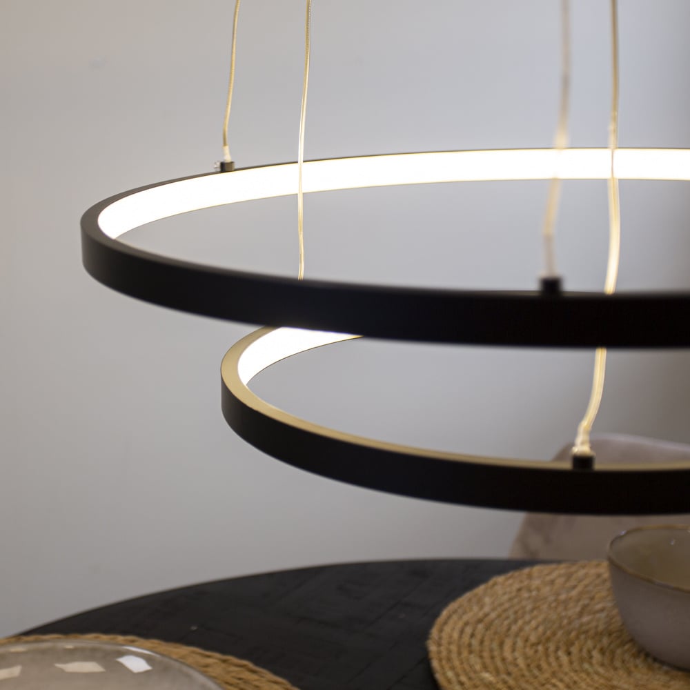 Lampada a sospensione Elaine Nera Dimehouse Nero LxPxH 56x56x12 Metallo Atmosferico dettaglio fotografico