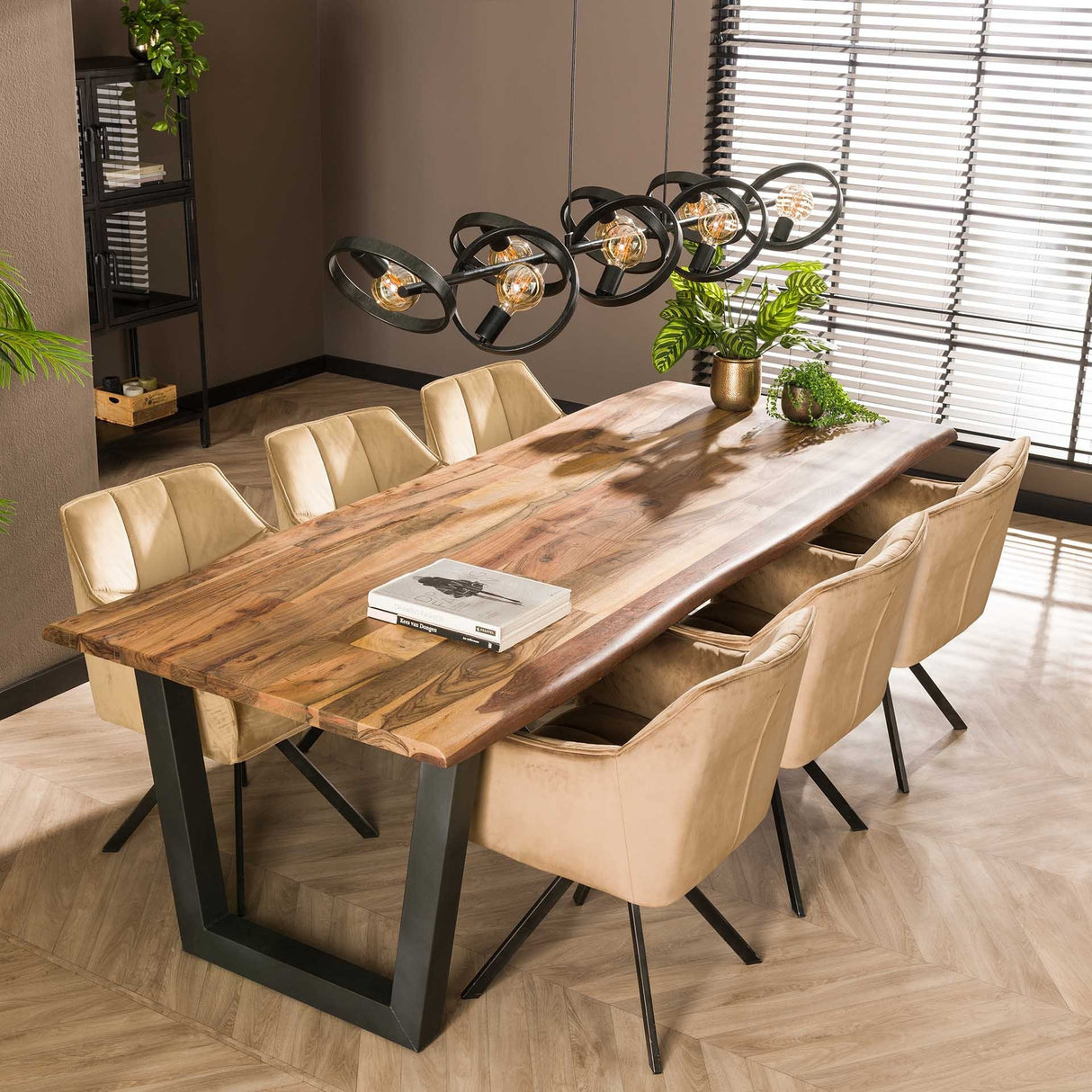 Lampada a sospensione Otan DH Interior Carbone LxPxH 168x44x19 Metallo Foto atmosferica vista frontale diagonale