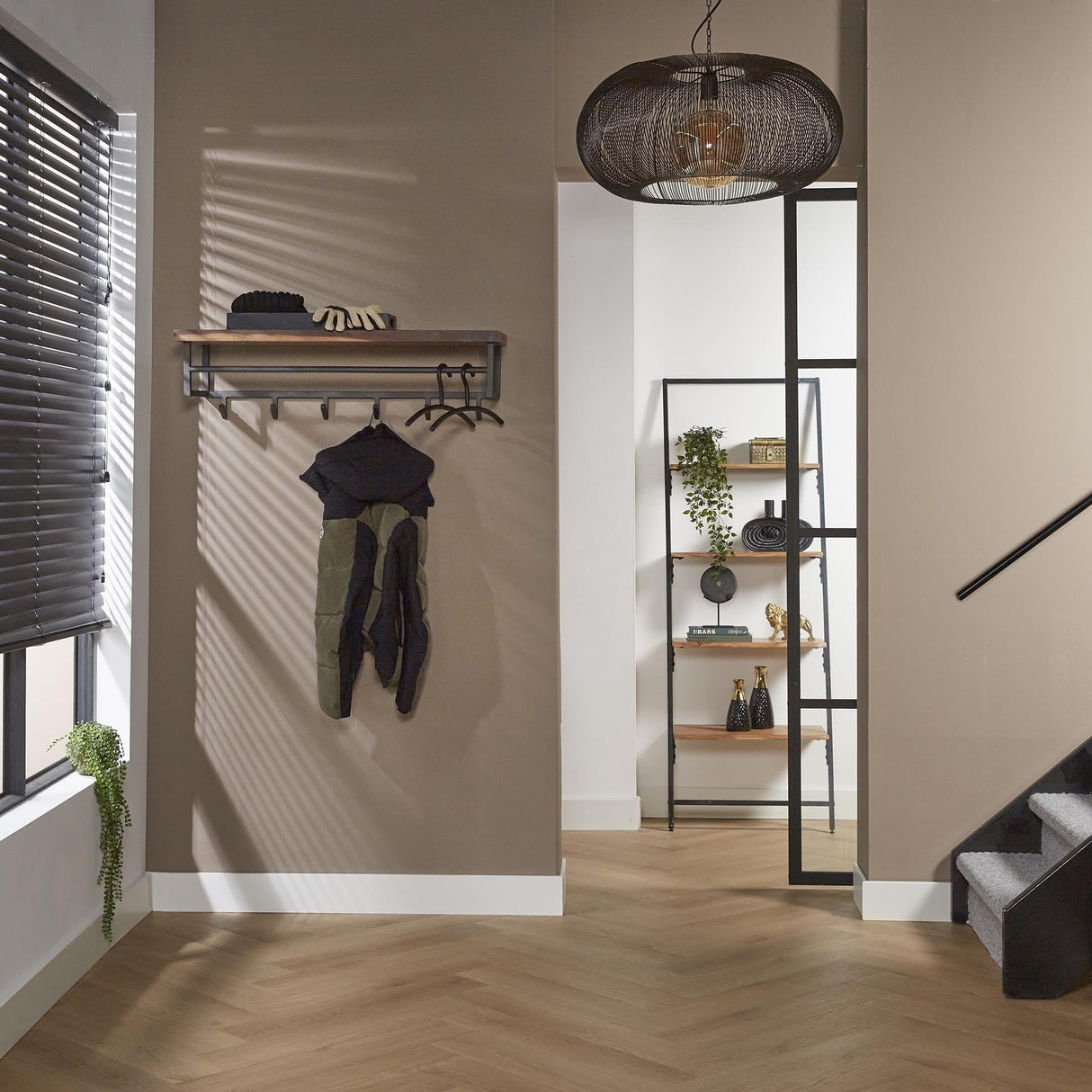 Appendiabiti Daya DH Interior Saja LxLxH 105x30x30 Saja legno Foto atmosferica vista laterale