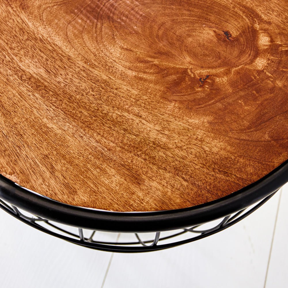 Tavolino Macè Dimehouse Marrone LxPxH 80x80x42 Legno di mango Dettaglio fotografico atmosferico