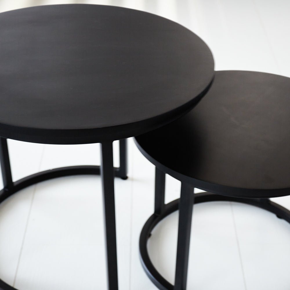 Tavolino Rosa Dimehouse Nero LxPxA 56x55x47 Legno di mango Dettaglio fotografico atmosferico