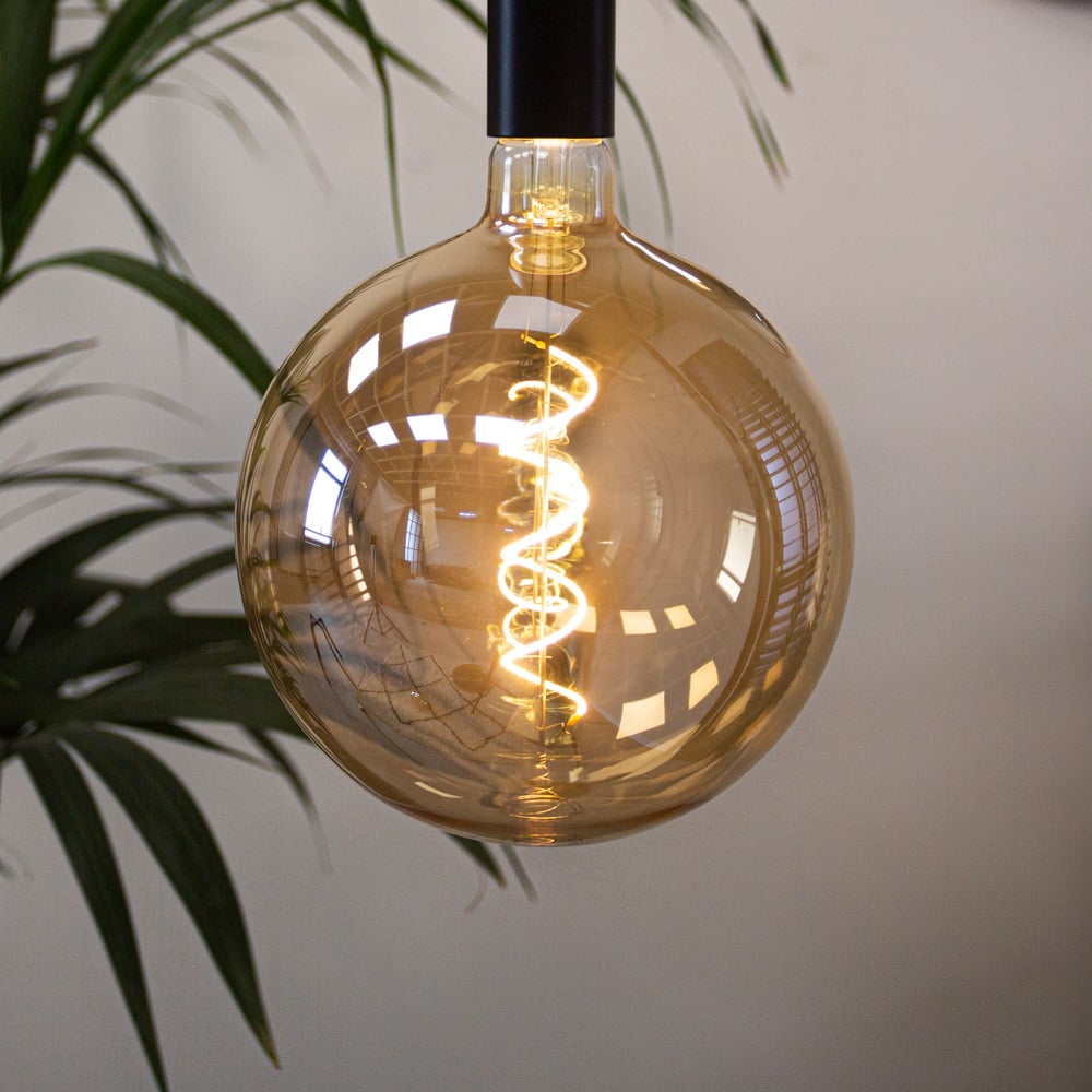 Sorgente luminosa LED filamento sfera Ø 20 5W 2100K Dimehouse Ambra LxPxH 30x30x15 Vetro Foto suggestiva vista diagonale frontale