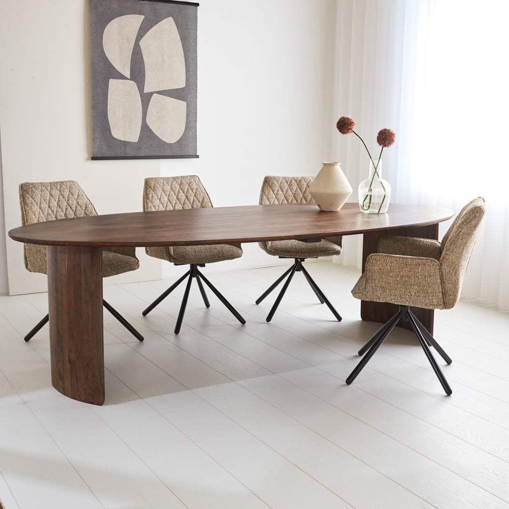 Tavolo da pranzo Yves Finitura Noce Dimehouse Marrone LxPxH 245x115x9 Legno di acacia Foto suggestiva vista diagonale frontale