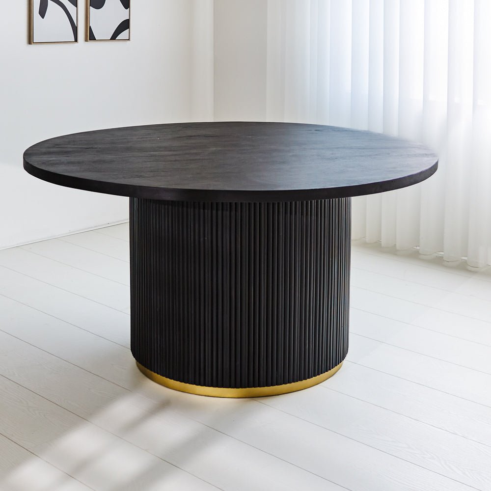 Tavolo da pranzo Elora Dimehouse Nero LxPxA 155x155x9 Legno di mango Vista frontale della foto suggestiva