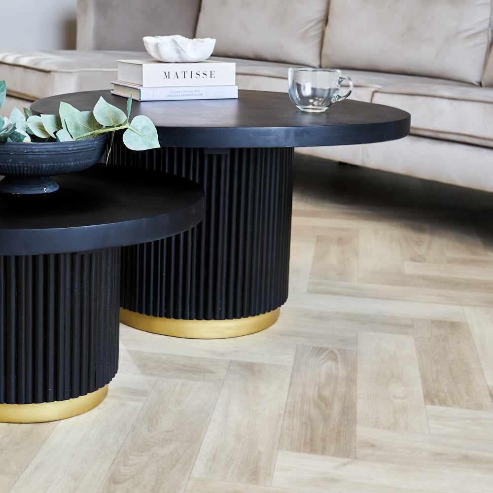 Tavolino Elora Dimehouse Nero LxPxA 85x85x9 Legno di mango Foto atmosferica in situazione