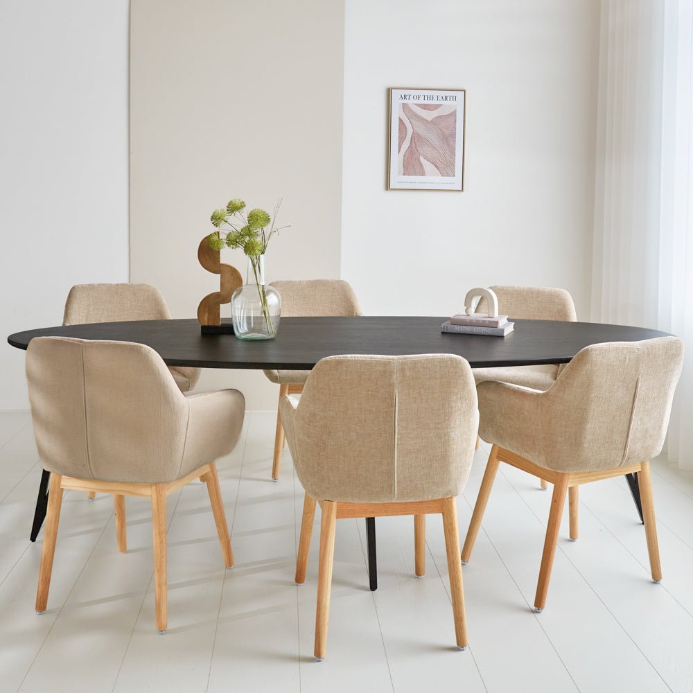 Tavolo da pranzo Cesare Dimehouse Nero LxPxH 256x116x9 Legno di mango Vista frontale della foto suggestiva