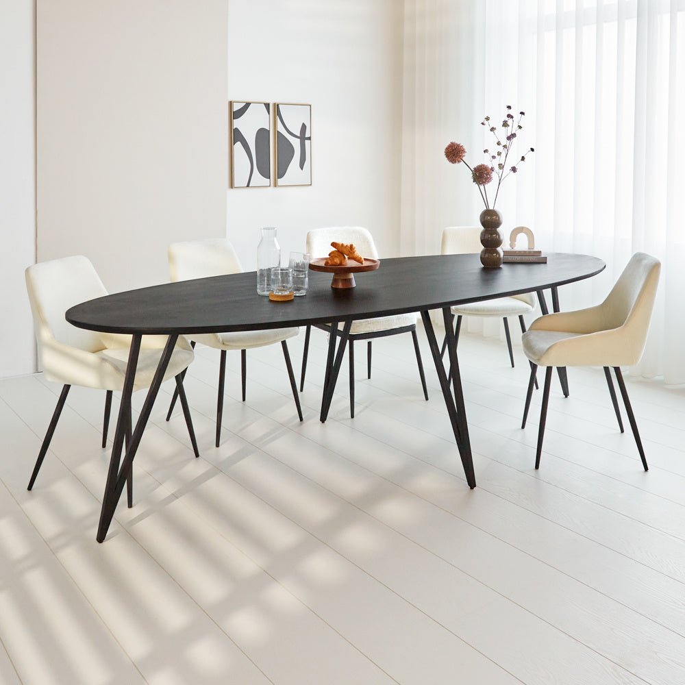 Tavolo da pranzo Cesare Dimehouse Nero LxPxH 276x116x9 Legno di mango Foto atmosferica vista frontale diagonale