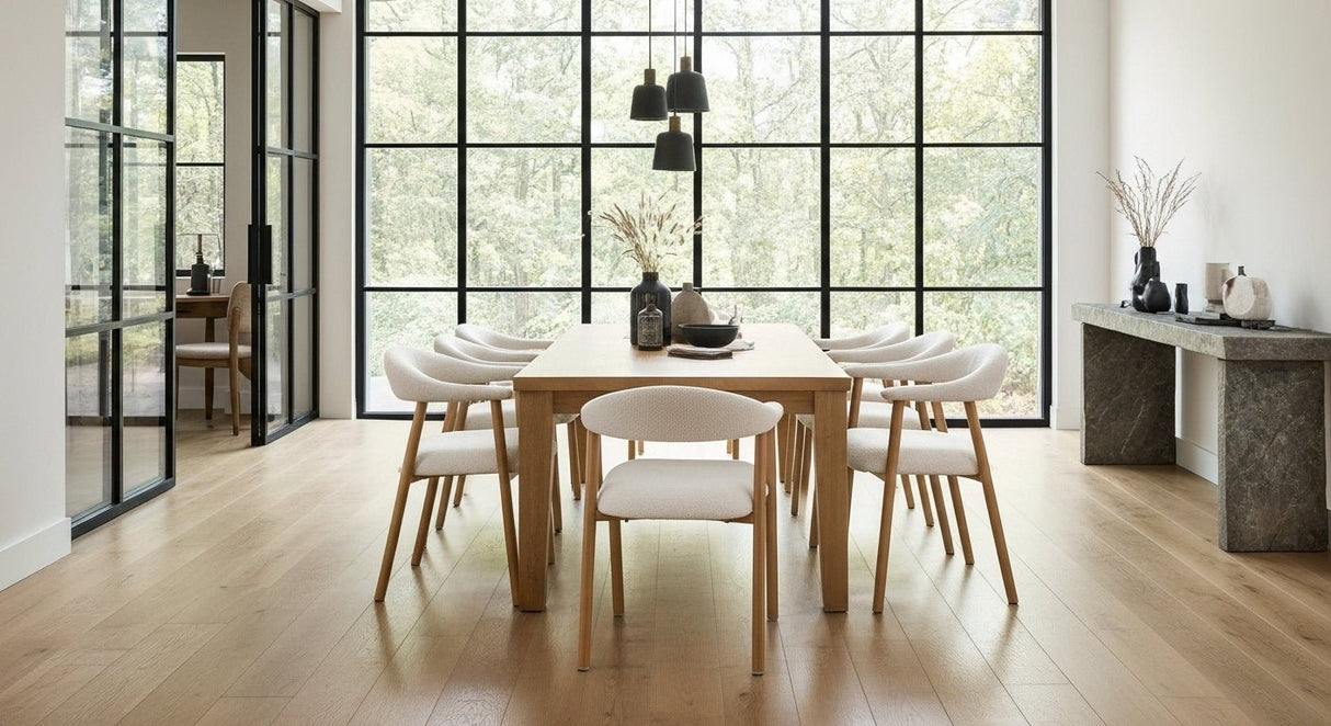 Sedia da sala da pranzo Japandi Beige Bouclé Suki - Struttura effetto rovere - Con braccioli