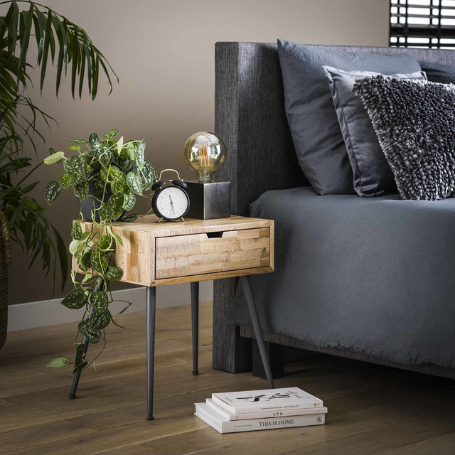 Comodino Cloë DH Interior Weathered LxLxH 50x40x19 Teak Foto atmosferica vista frontale diagonale