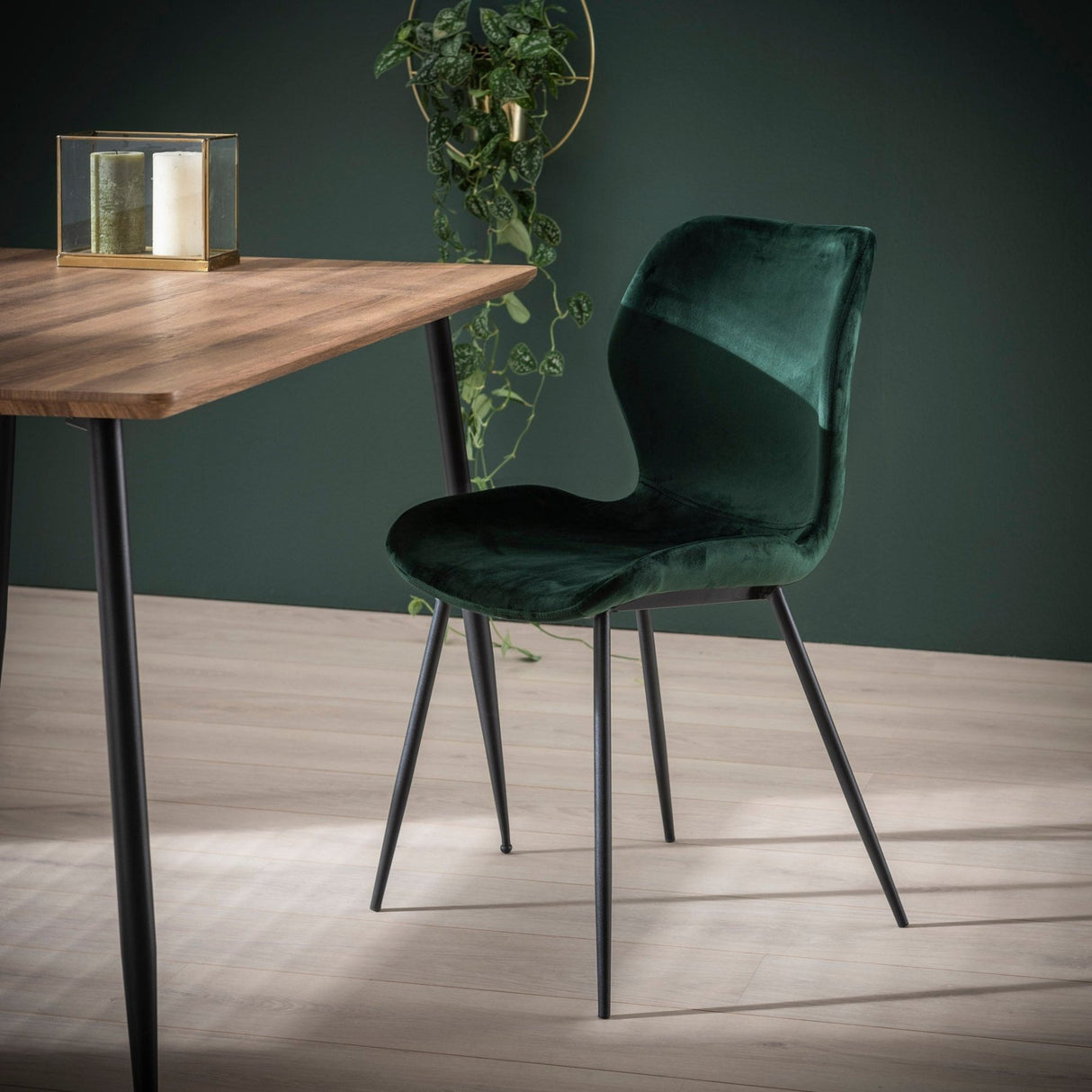 Eetkamerstoelen - Chique Eetkamerstoel Argo Velvet Groen - Zonder Armleuningen - Dimehouse