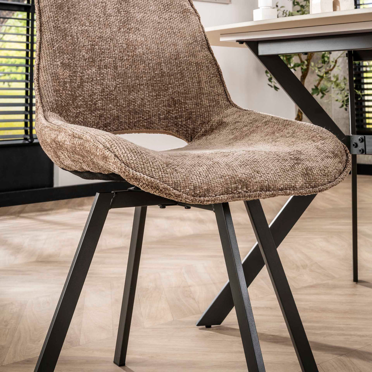 Eetkamerstoelen - Moderne Eetkamerstoel Riviera Rich Champagne Draaibaar Zonder Armleuningen - Dimehouse