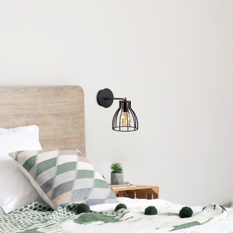 Lampada da parete in metallo nero Delano