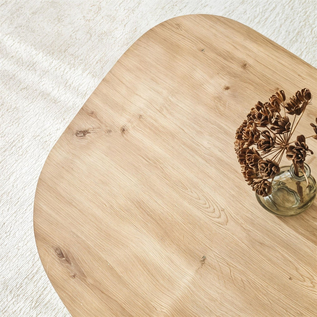 Tavolino Rock in rovere zaffiro ovale. Legno composito con rivestimento melaminico